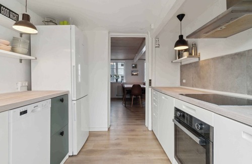 Allinge Villa | Idyllic townhouse with private garden