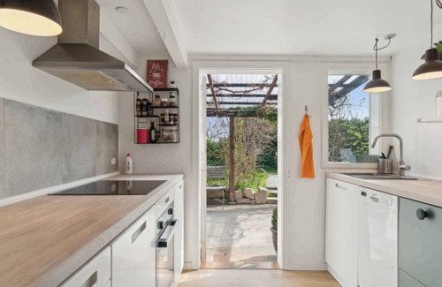 Allinge Villa | Idyllic townhouse with private garden