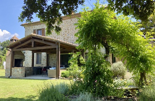 Cortona Villa | Encantadora casa de campo toscana restaurada cerca de Cortona, Italia, con piscina privada y wifi
