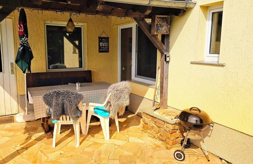 Falkenberg Casa | Idyllic vacation apartment with beach house character & view of the countryside