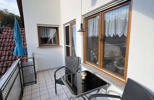 Weilheim Apartamento | Idyllic vacation paradise on the Haselbach - your perfect vacation destination.
