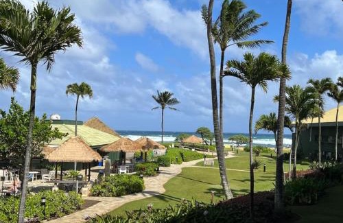 Hanamaulu Apartamento | Idyllic Yet Simple Oceanfront Resort Stay