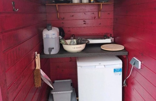 Rudershausen Casa | Idyllische Übernachtung im Bauwagen mit Outdoordusche und Outdoorküche