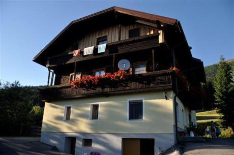 Mooswald Apartamento | idyllischer Landhof Nähe Millstättersee Ferienwohnung mit Balkon
