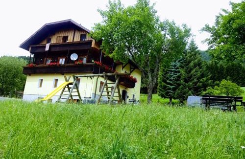 Mooswald Apartamento | idyllischer Landhof Nähe Millstättersee Ferienwohnung mit Balkon
