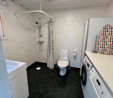 Osthammar Casa | Idylliskt hus med sjöutsikt.