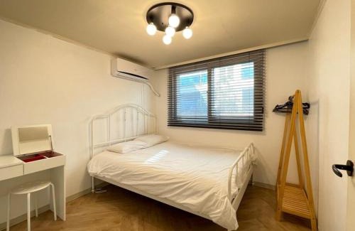 Samseong-dong Apartamento | Iee Sang House Room 3, 4 queen beds #COEX #Plastic surgery #Hospital #Lotte World #Free parking #Family #Friends