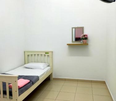 Jasin Casa | iERYN HOMESTAY