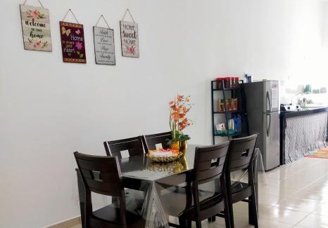 Jasin Casa | iERYN HOMESTAY