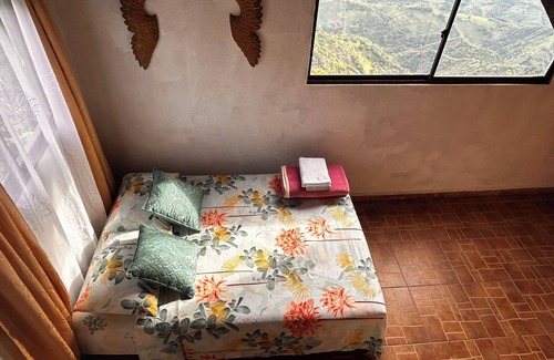 Santa Barbara Apartamento | If you are looking for a place to rest or work, this is the place to come and discover.