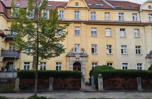 Striesen Apartamento | "If you want to enjoy life, move to Striesen."