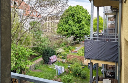 Striesen Apartamento | "If you want to enjoy life, move to Striesen."