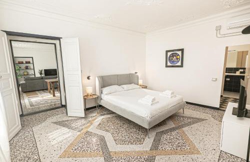 Genoa Historical Centre Apartamento | iFlat Historical Luxury Apartment San Luca 11 A