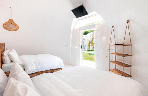 Manuel Antonio Hotel | Igloo Beach Lodge