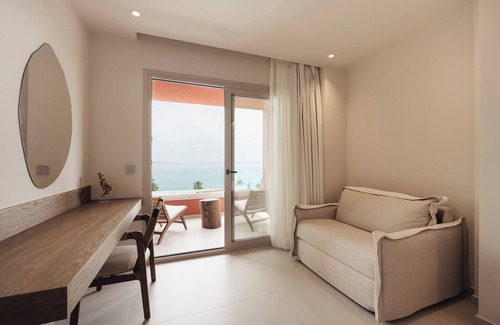 Polichrono Hotel | Ikyma Boutique