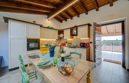 Polpenazze del Garda Apartamento | Il Borgo Apartments - Ulivo, Polpenazze, Italy