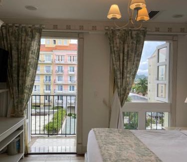 Jurere Internacional Apartamento | Il Campanario - Vista Para a Piscina