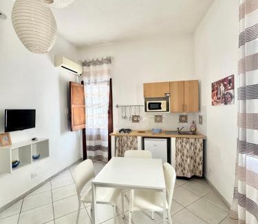 Marettimo Casa | Il CORTILE DI EOLO