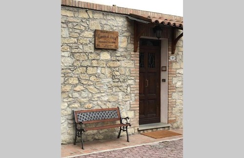 Rocca Malatina Apartamento | Il cortile di Rocca