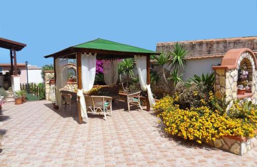Casa Santa Cama Y Desayuno | Il Giardino del Sole - Erice mare