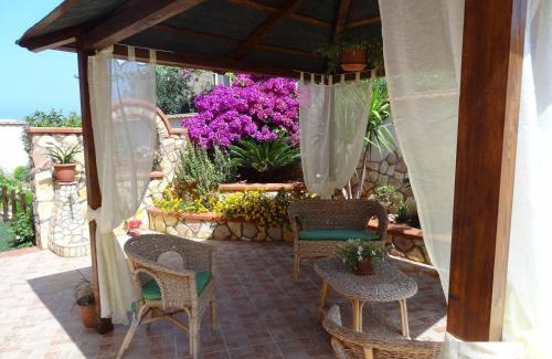 Casa Santa Cama Y Desayuno | Il Giardino del Sole - Erice mare