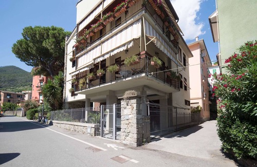 Cinque Terre Apartamento | Il Giardino Di Ada Studio with AC