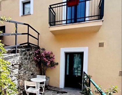 Castelmezzano Cama Y Desayuno | Il Glicine