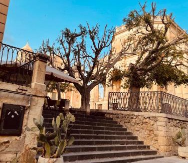 Noto Casa | Il gufo barocco
