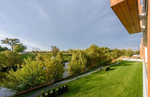 Pipera Apartamento | Il Lago - Turquoise - Cozy Luxurious Smart Home By The Lake