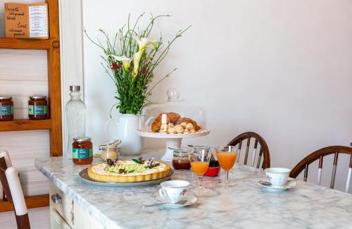 Mandello del Lario Cama Y Desayuno | Il Mallo Verde - Lake Como B&B