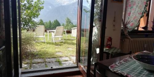 Sauze d'Oulx Apartamento | Il Nido - Delizioso alloggio presso il centro con vista spettacolare e giardino