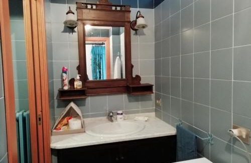 Sauze d'Oulx Apartamento | Il Nido - Delizioso alloggio presso il centro con vista spettacolare e giardino