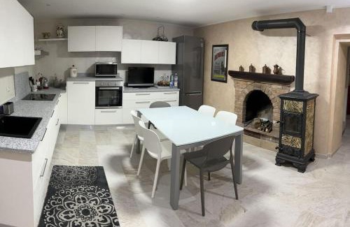 Castello Casa | IL NIDO DELLA POIANA CASA VACANZE e B & B