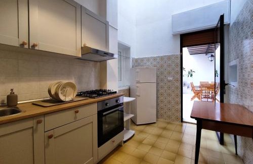 Sampieri Casa | Il Patio - Villa indipendente con ampio cortile e giardino interno