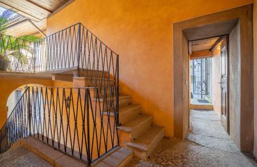Orta San Giulio Apartamento | Il Portico appartamento in piazza principale