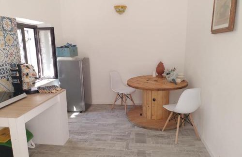 Torre Archirafi Casa | Il Regno delle due Sicilie - casa al mare con il terrazzo