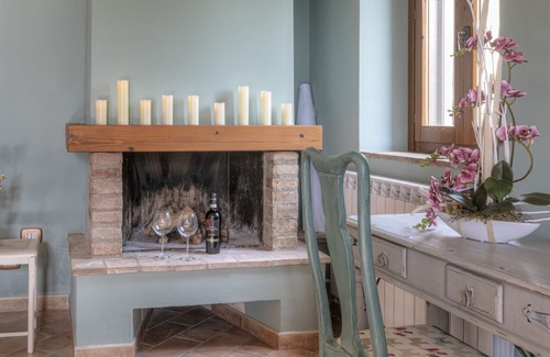 Collesanto Apartamento | Il Rustico: converted Umbrian taverna