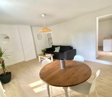 Senas Apartamento | Il y a le Soleil, la Campagne et la Mer