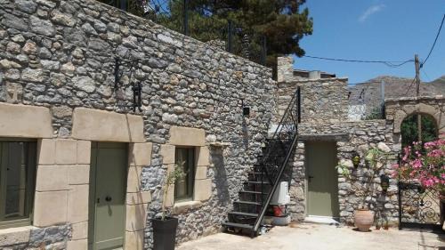 Megalo Chorio Apartamento | ILAKATI House, Megalo Horio village, Tilos Island