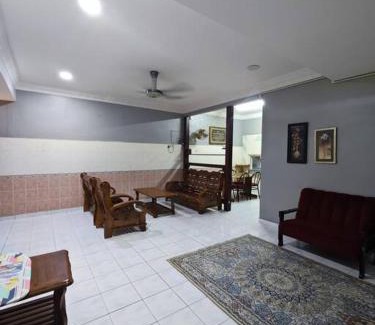 Lunas Casa | IlhamD' Homestay Kulim 5 Bedroom with 3 Toilet