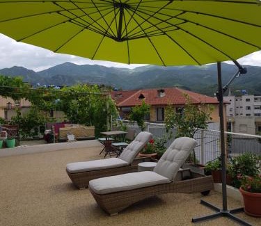 Permet Casa | Ilir Guest House 1