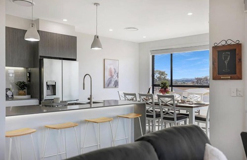 Central Mudgee Casa | Illalangi-Modern Escape & Views