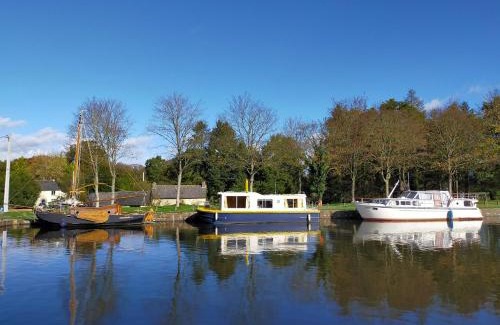 Hede Cama Y Desayuno | Ille Flottante, Maison éclusière et hébergements insolites sur le canal