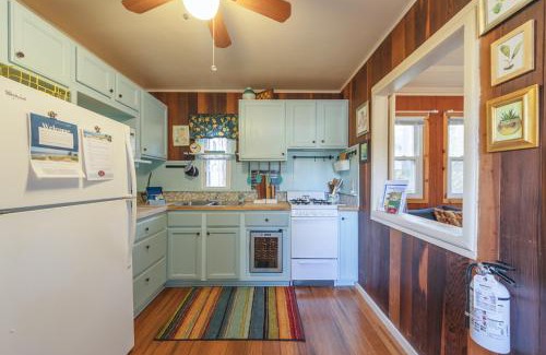 Saugatuck Casa | Illustrator Cottage - Goshorn Lake access - community pool - lots of outdoor activities!