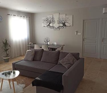 St.-Remy-de-Provence Apartamento | ILNA St Rémy de Provence