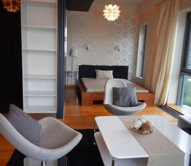 Vizafogo Apartamento | Imádnivaló medencés hotellakás szaunával.