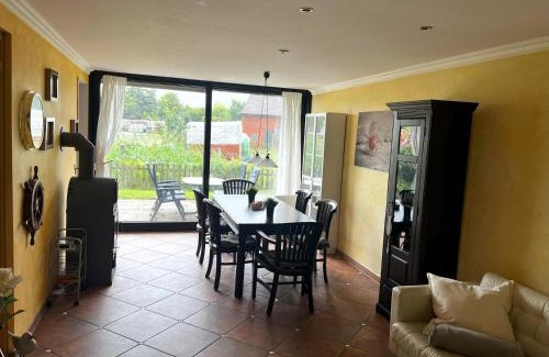 Tossens Casa | Im Aida Park im Nordseebad Tossens liegt dieses geräumige Ferienhaus im mediterranen Stil.