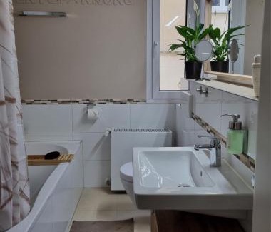 Wiesdorf Apartamento | Im Zentrum von Leverkusen, helle 3-Zimmerwohnung 80 m2
