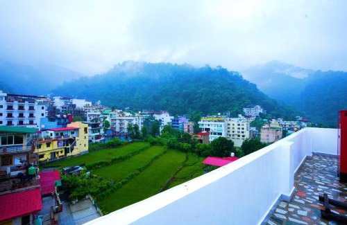 Tapovan Apartamento | Ima Ganga Hotel - Aesthetic, Quite Mountain View Rooms with netflix, free airport pickup for 7 or more nights booking