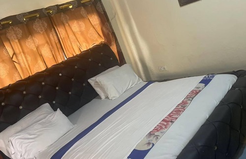 Kumasi Cama Y Desayuno | Image Classic Hotel